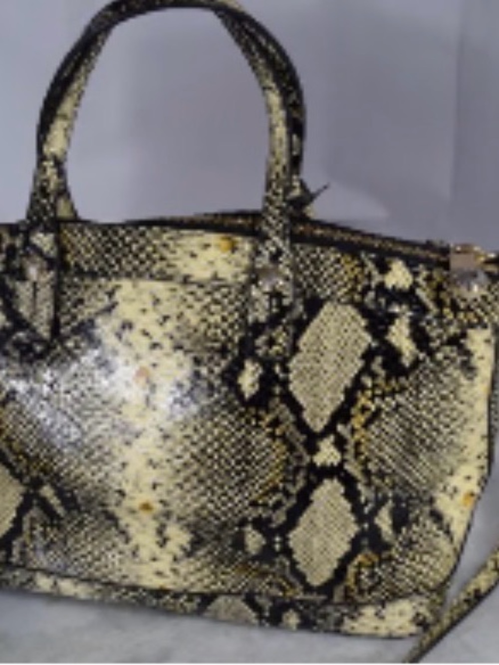 Henri Bendel W 57th Uptown Satchel Python Embossed yellow and black leather NWOT - Picture 8 of 11